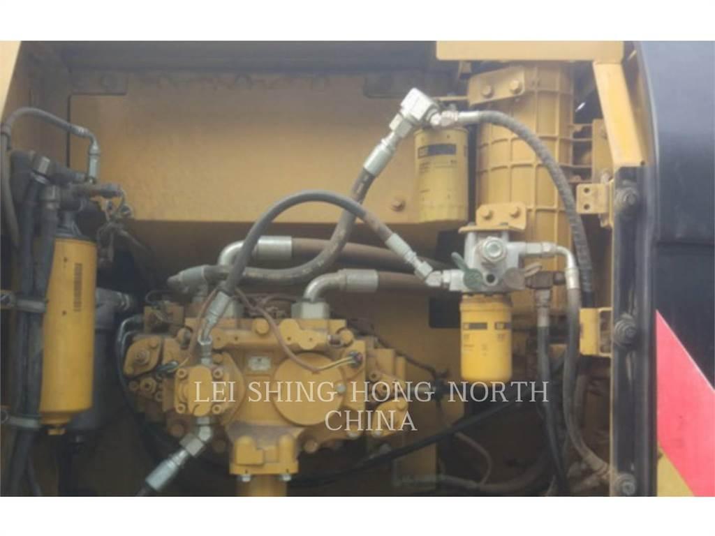 CAT 320D2 Гусеничные экскаваторы