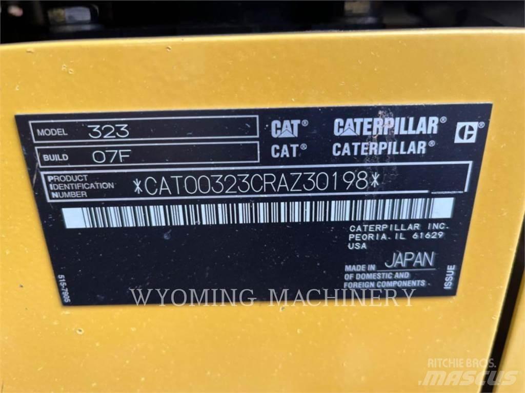 CAT 323 Гусеничные экскаваторы