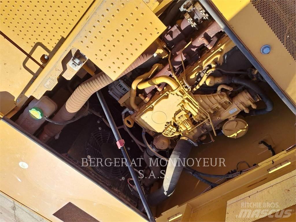 CAT 323 Гусеничные экскаваторы