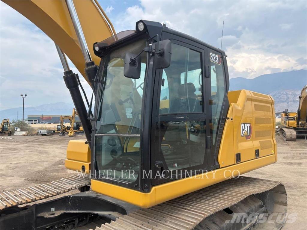 CAT 323 CF Гусеничные экскаваторы