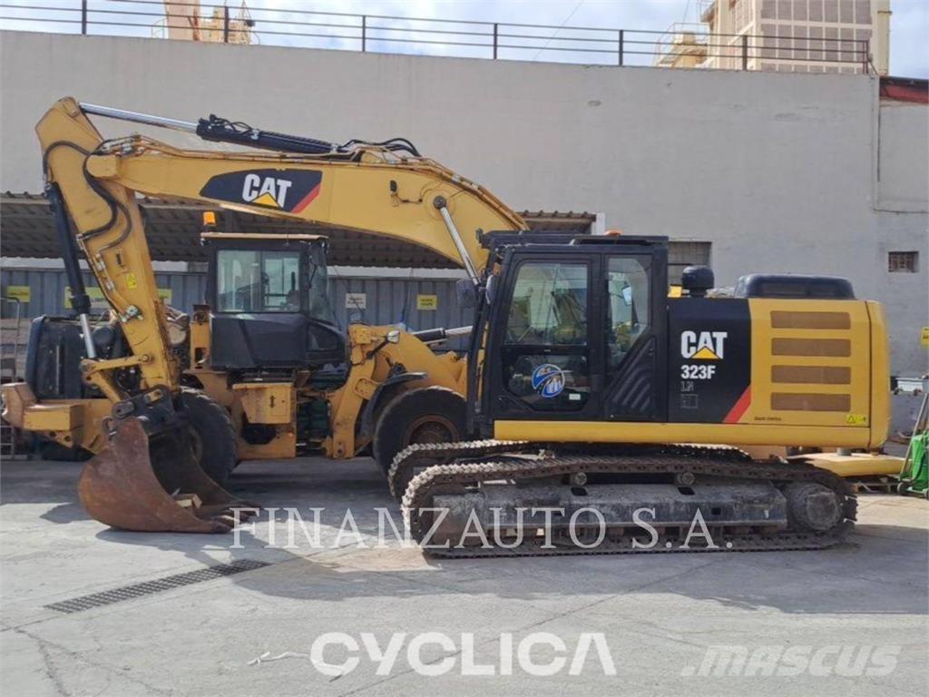 CAT 323F Гусеничные экскаваторы