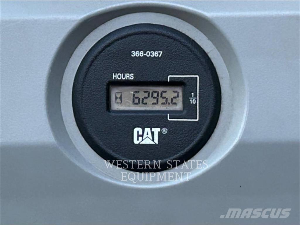 CAT 323F Гусеничные экскаваторы