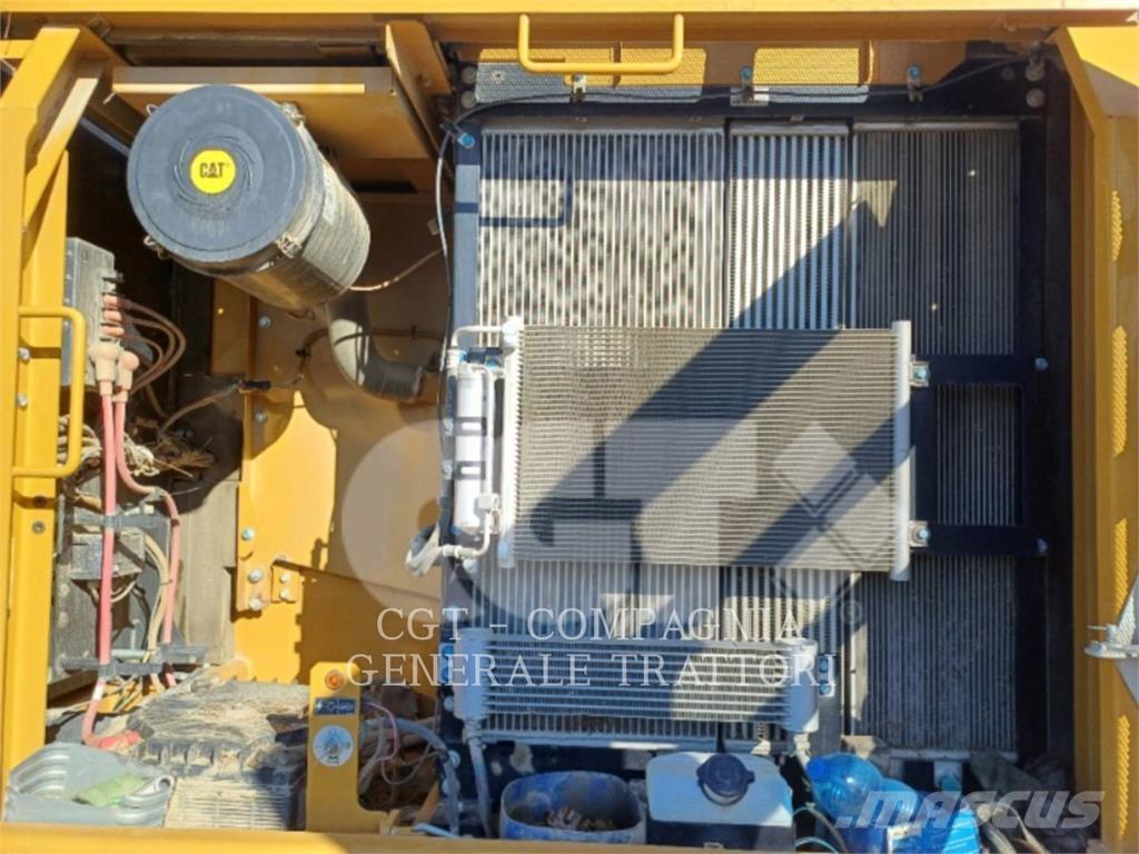 CAT 323F SA Гусеничные экскаваторы