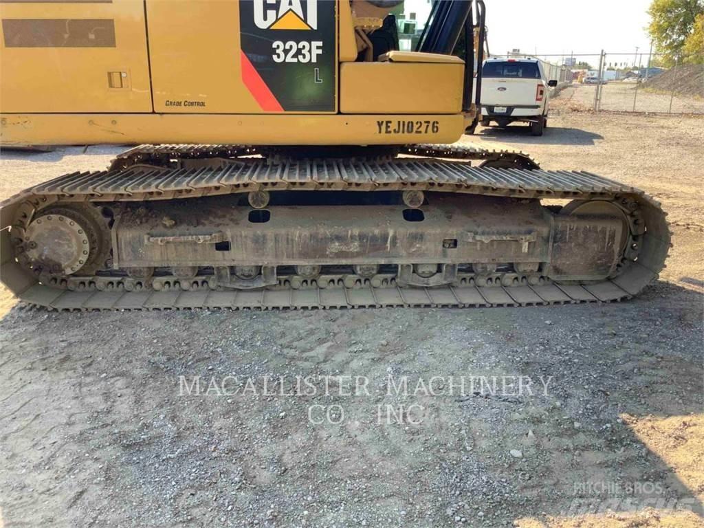 CAT 323FL Гусеничные экскаваторы