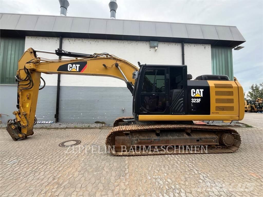 CAT 323FL Гусеничные экскаваторы