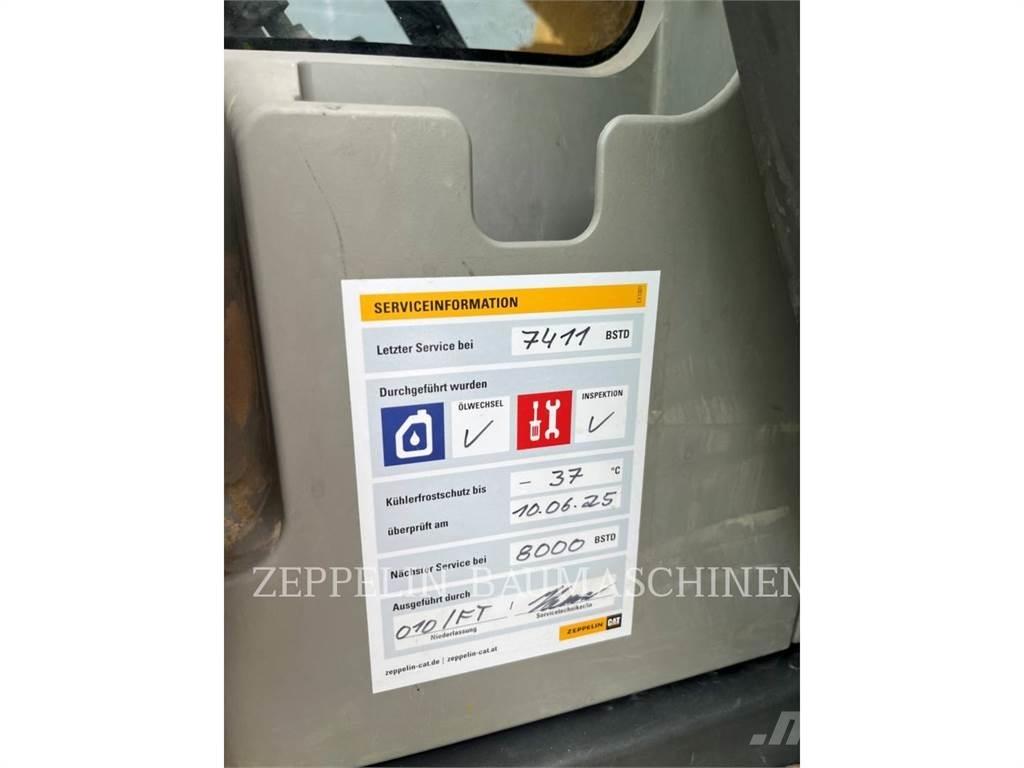 CAT 323FL Гусеничные экскаваторы
