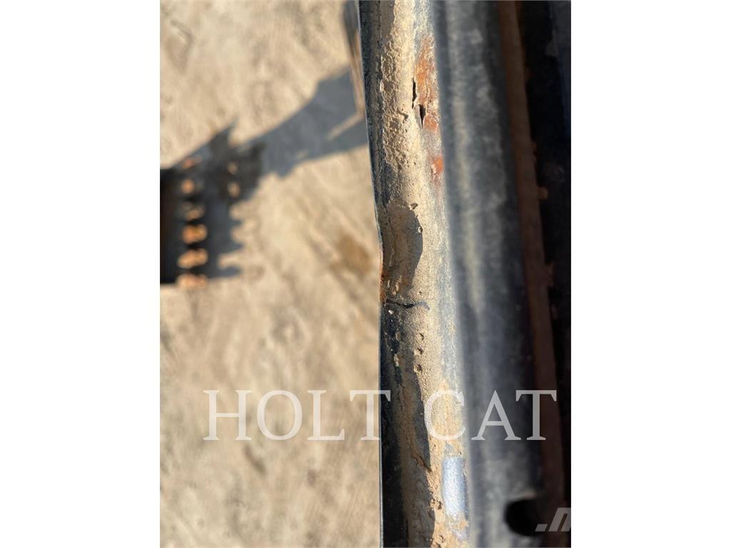 CAT 323FL Гусеничные экскаваторы