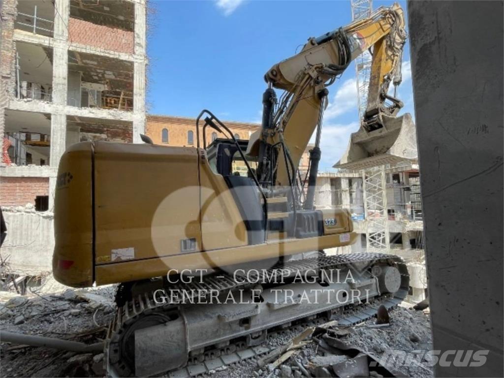 CAT 323LN Гусеничные экскаваторы