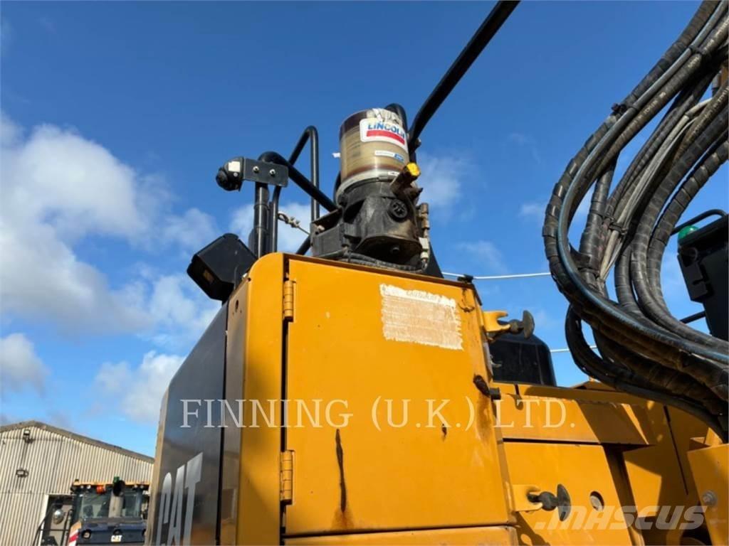 CAT 325FL Гусеничные экскаваторы
