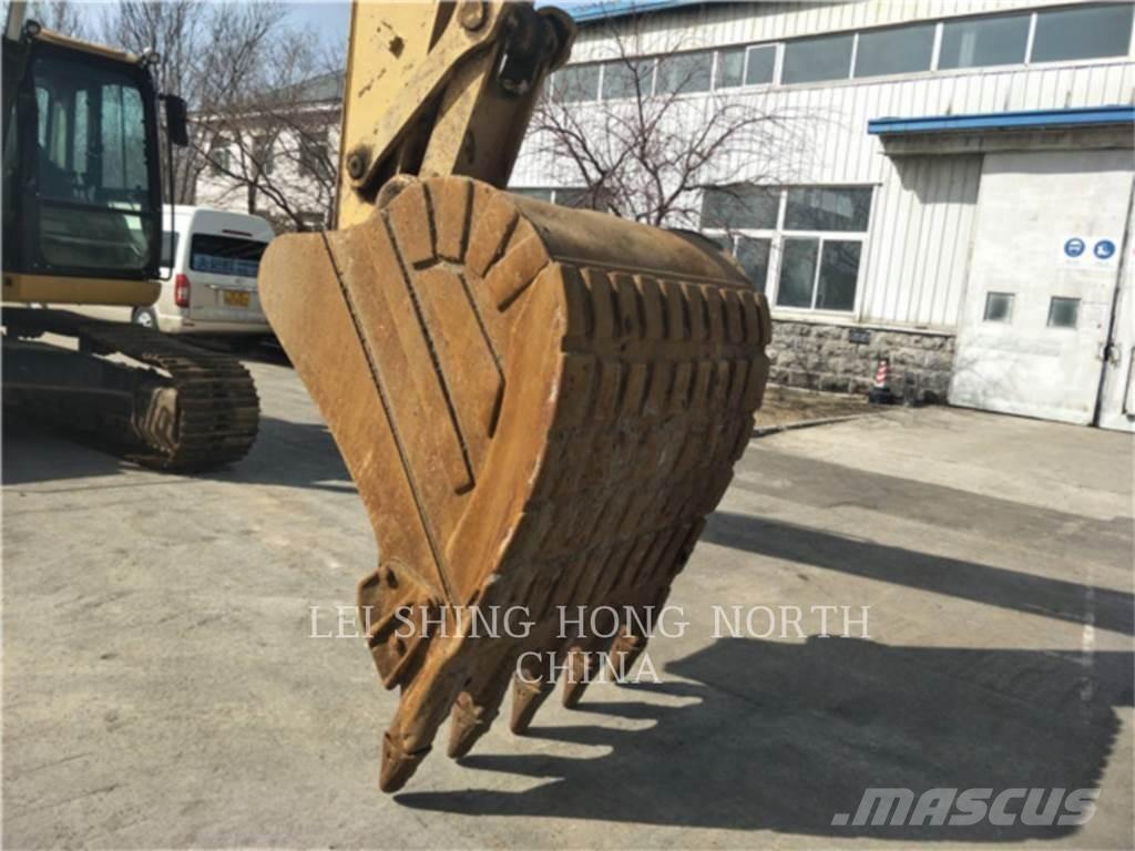 CAT 326D2L Гусеничные экскаваторы