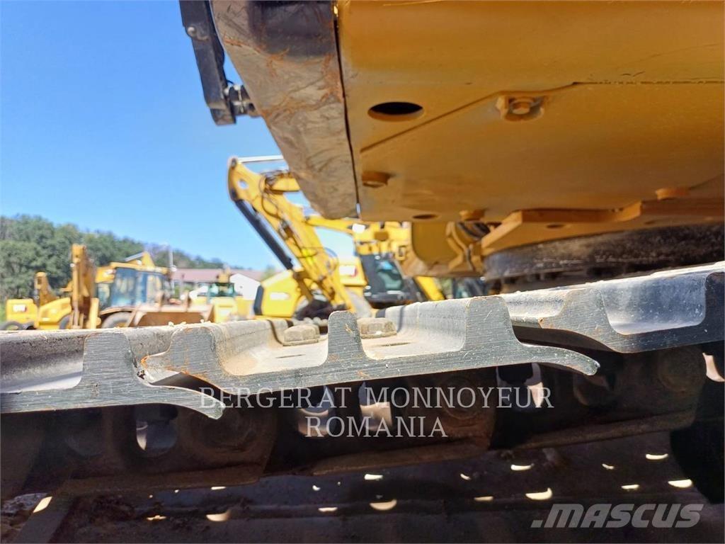CAT 326FL Гусеничные экскаваторы