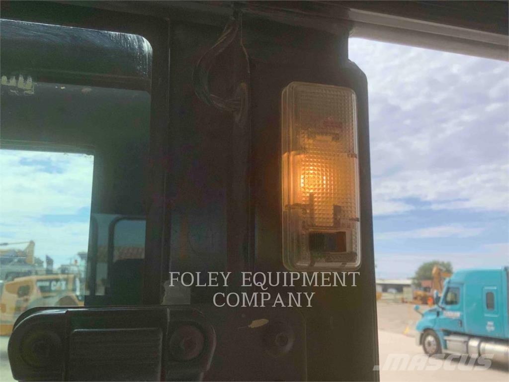 CAT 326FL9 Гусеничные экскаваторы