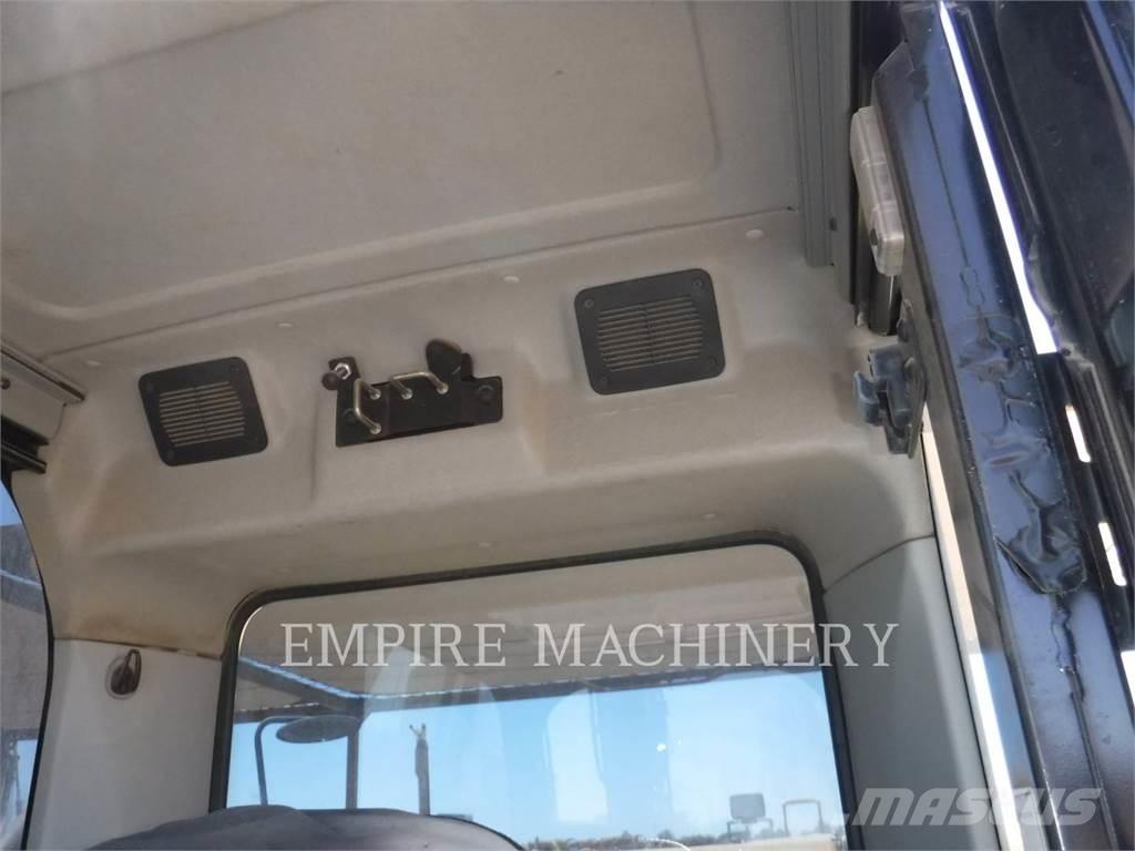 CAT 328DLCR Гусеничные экскаваторы