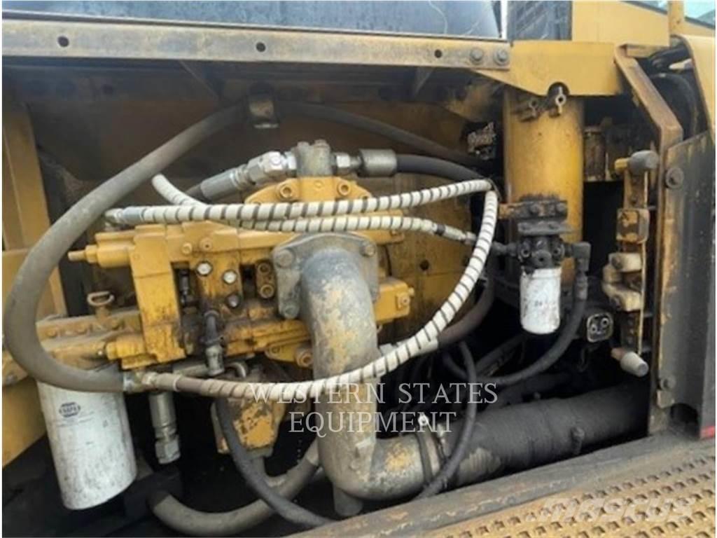CAT 330B FM Лесохозяйственные тракторы