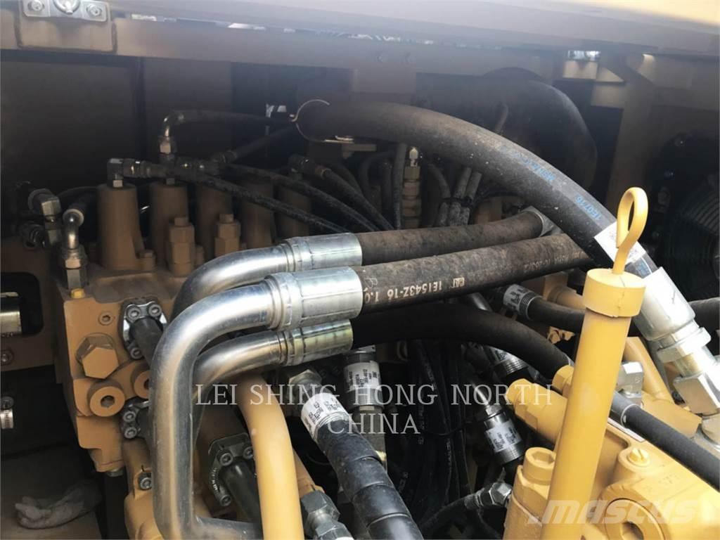 CAT 330D2L Гусеничные экскаваторы