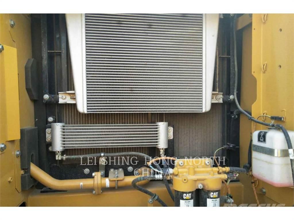 CAT 330D2L Гусеничные экскаваторы