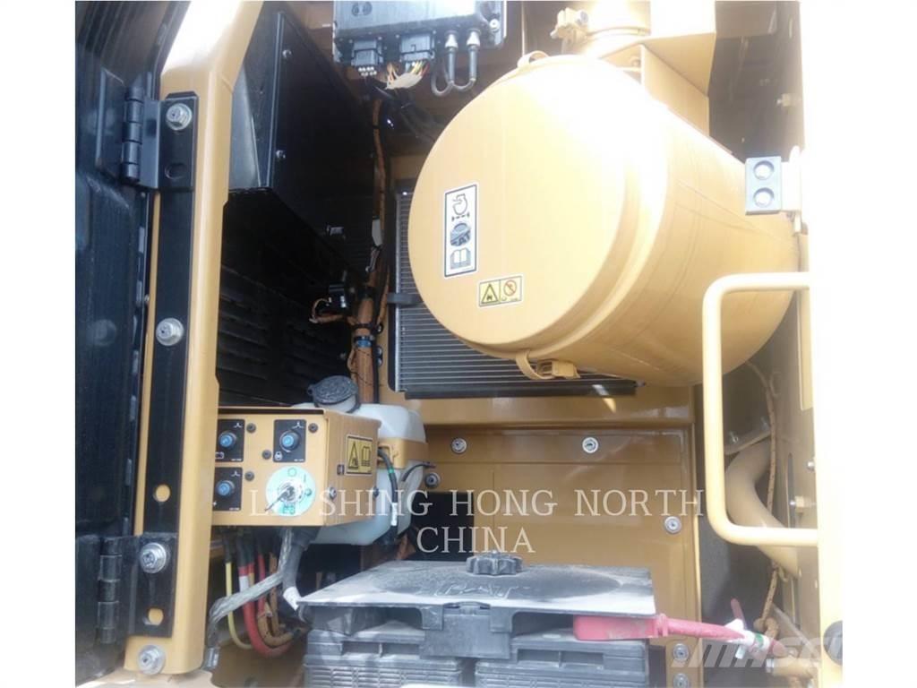 CAT 330D2L Гусеничные экскаваторы