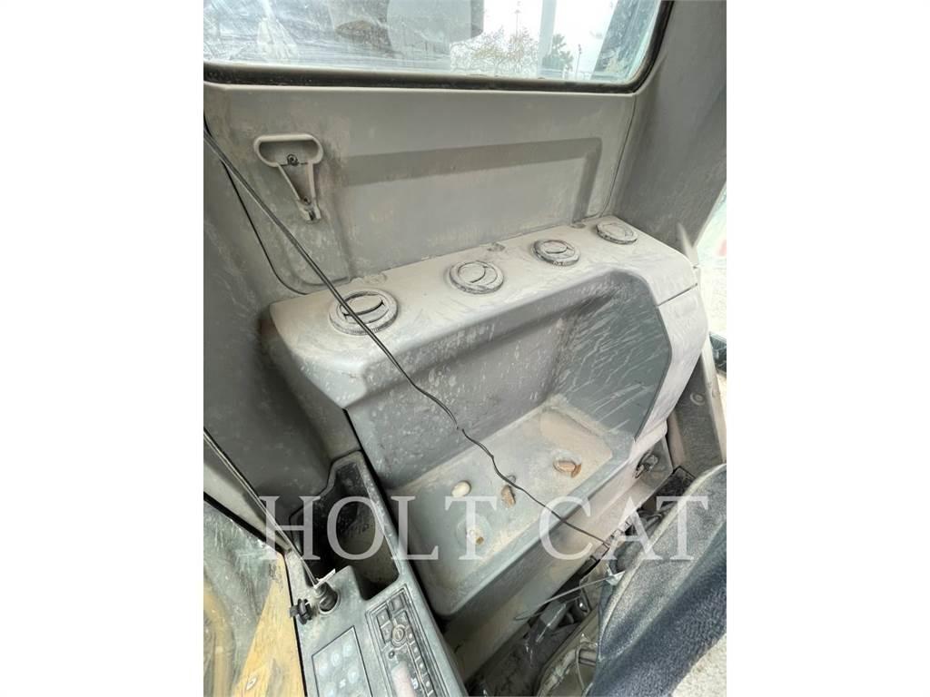 CAT 330FL Гусеничные экскаваторы