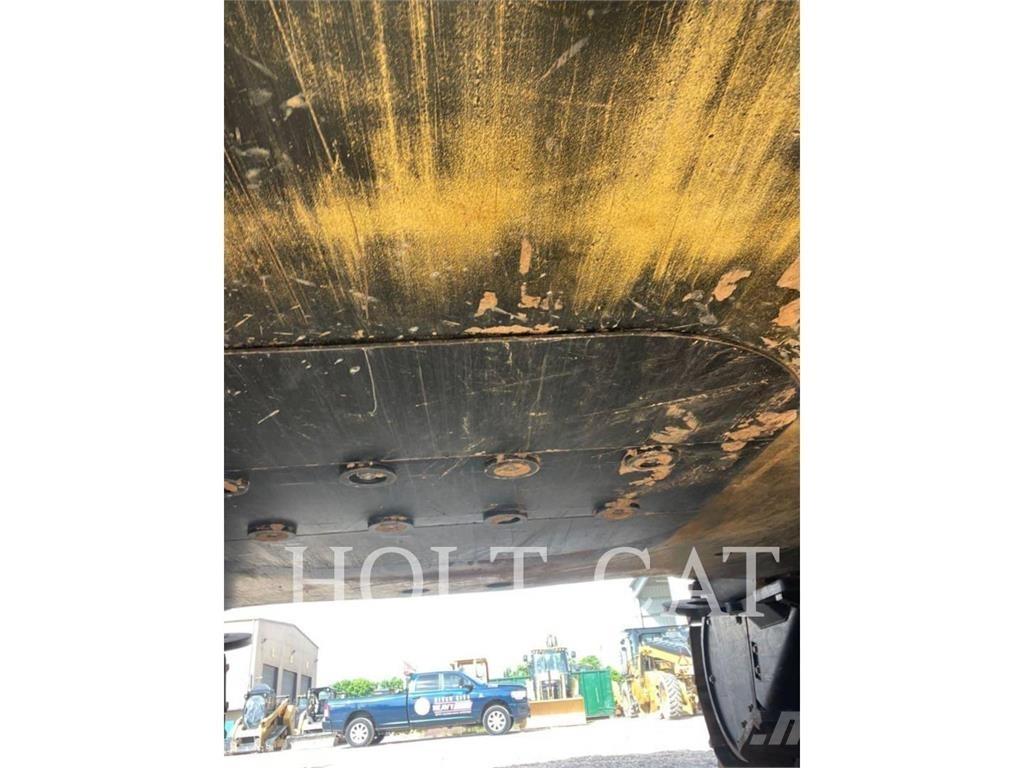 CAT 374 Гусеничные экскаваторы