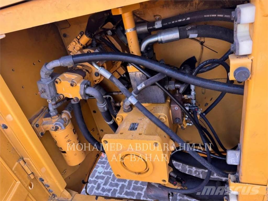 CAT 374D L Гусеничные экскаваторы
