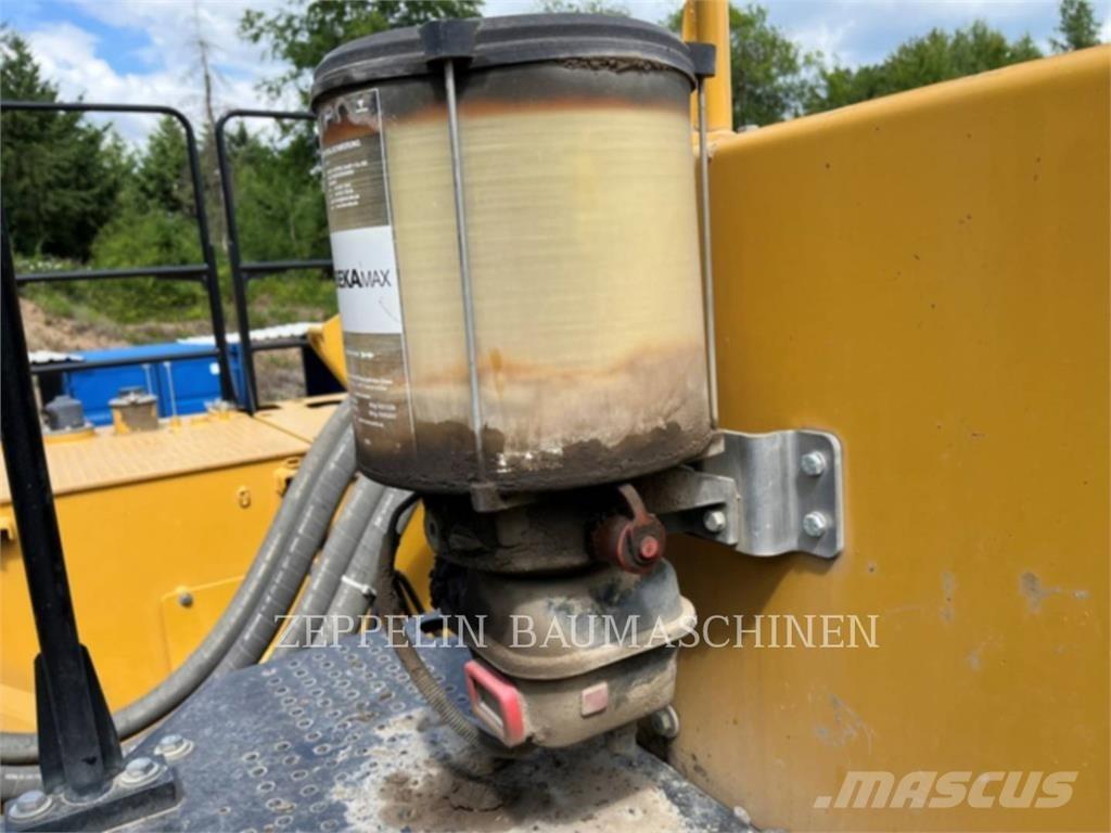 CAT 374FL Гусеничные экскаваторы