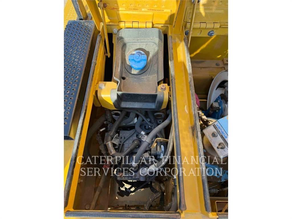 CAT 390FL Гусеничные экскаваторы
