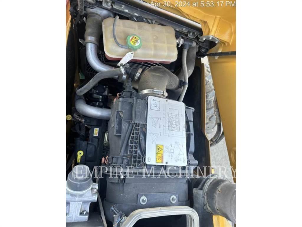 CAT 415F2 4EOP Экскаваторы-погрузчики