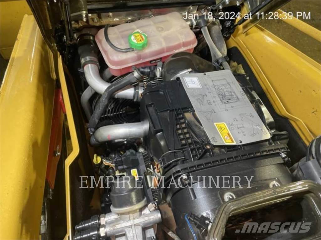 CAT 415F2 IL Фронтальные погрузчики