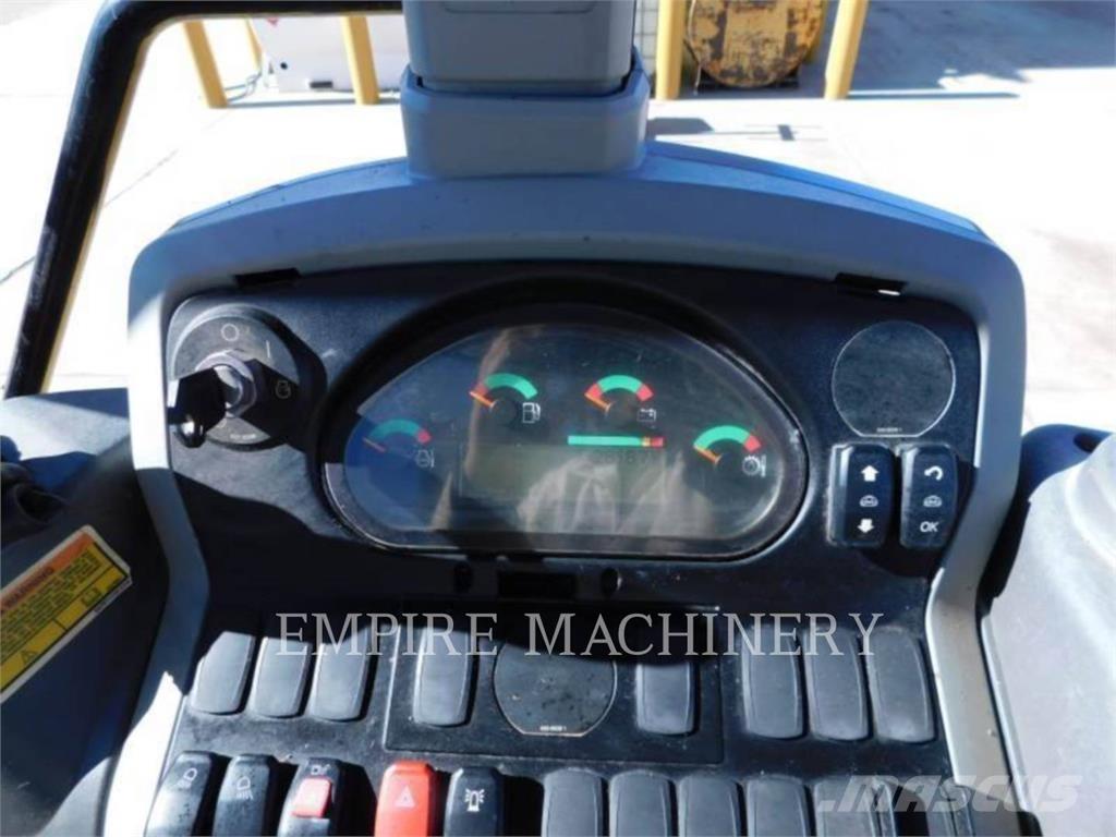 CAT 415F2 IL Фронтальные погрузчики