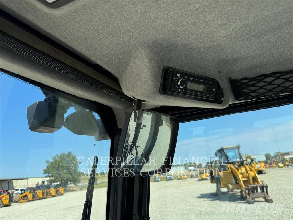 CAT 42007 Экскаваторы-погрузчики