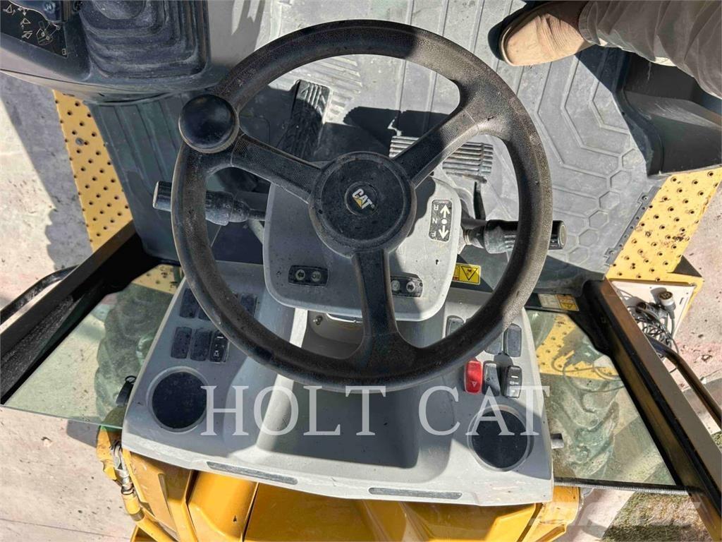 CAT 42007 Экскаваторы-погрузчики