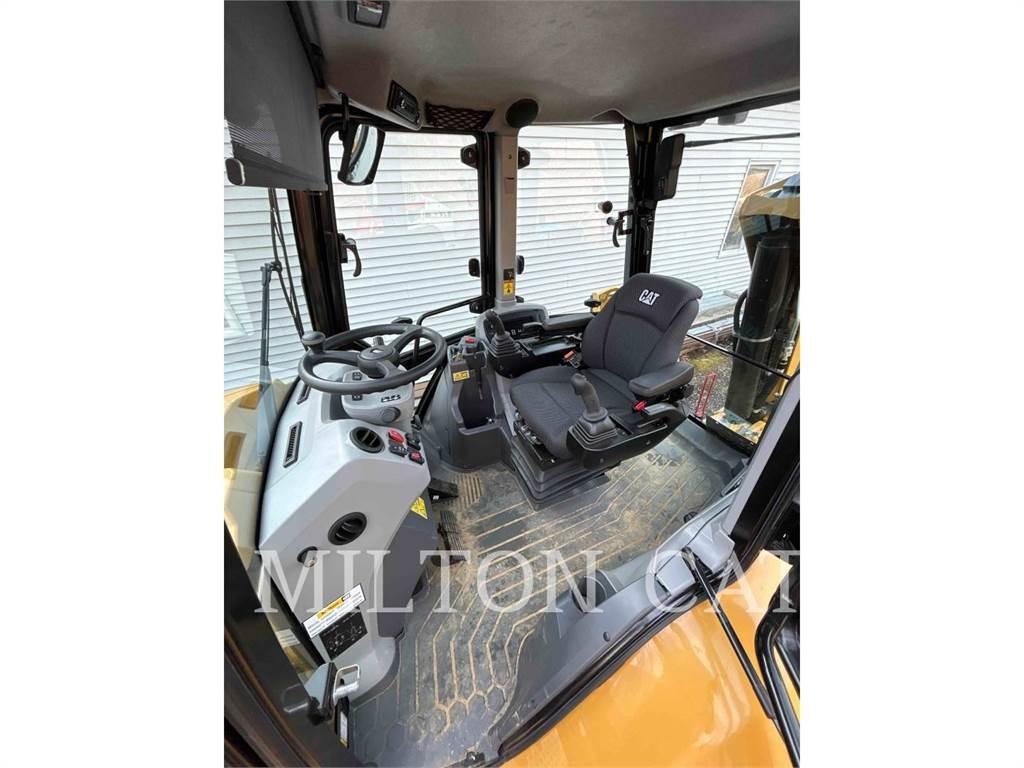 CAT 42007XE Экскаваторы-погрузчики