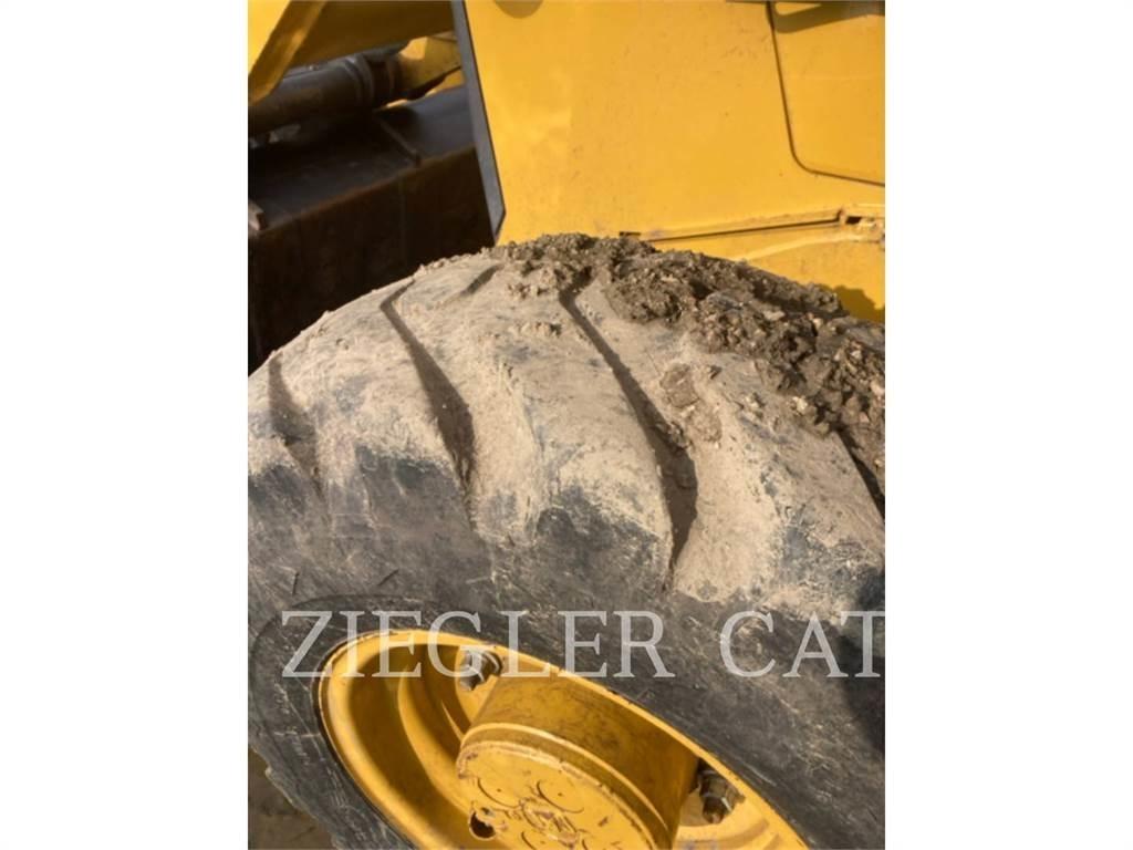 CAT 420F2 Экскаваторы-погрузчики