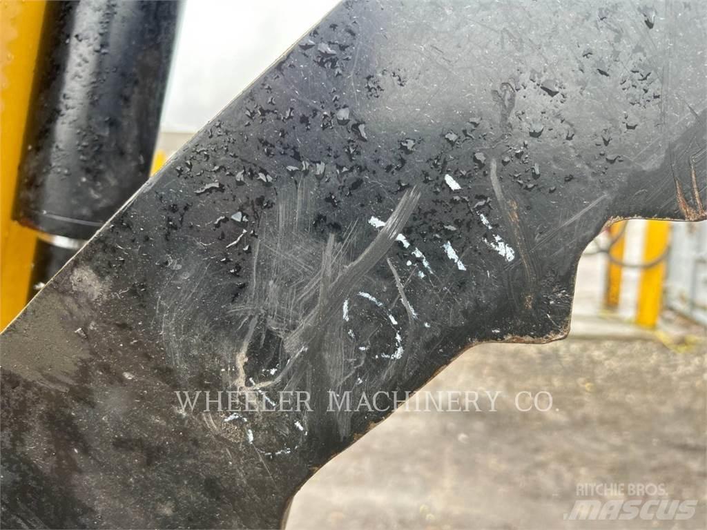 CAT 420F2 THAS Экскаваторы-погрузчики