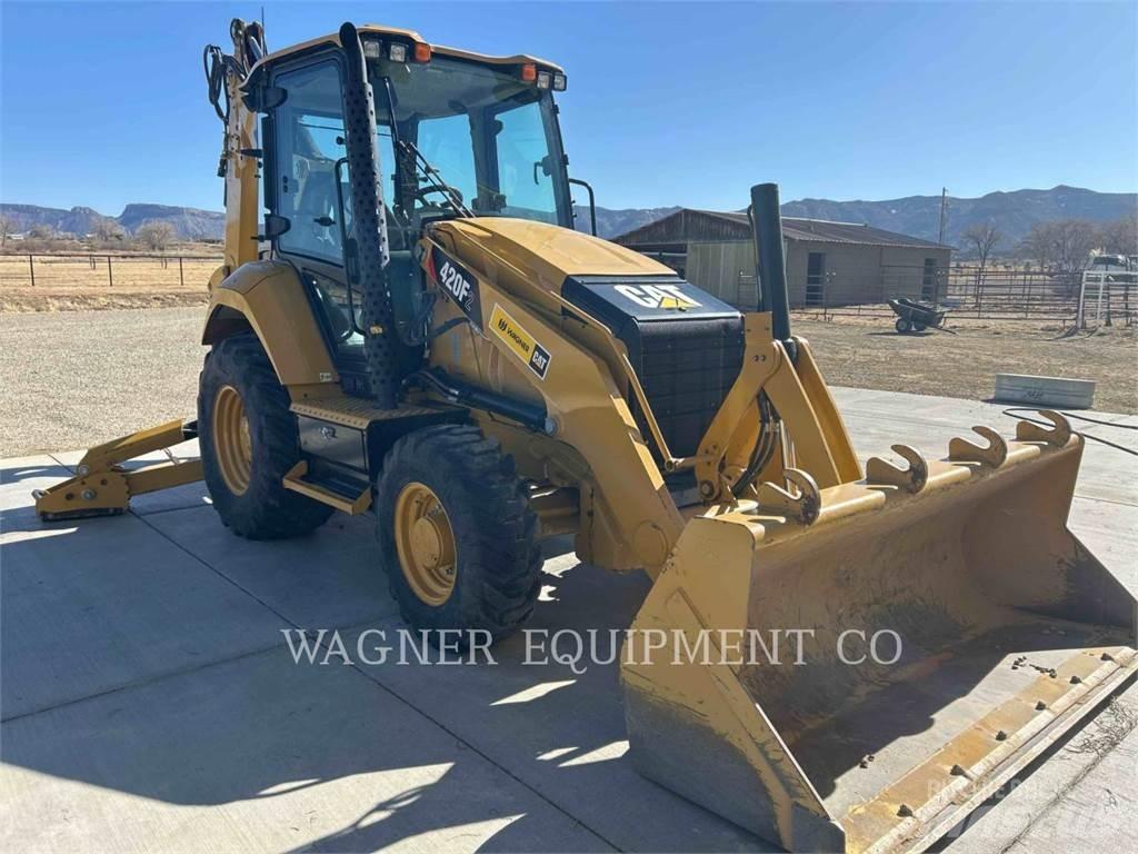 CAT 420F2ST Экскаваторы-погрузчики