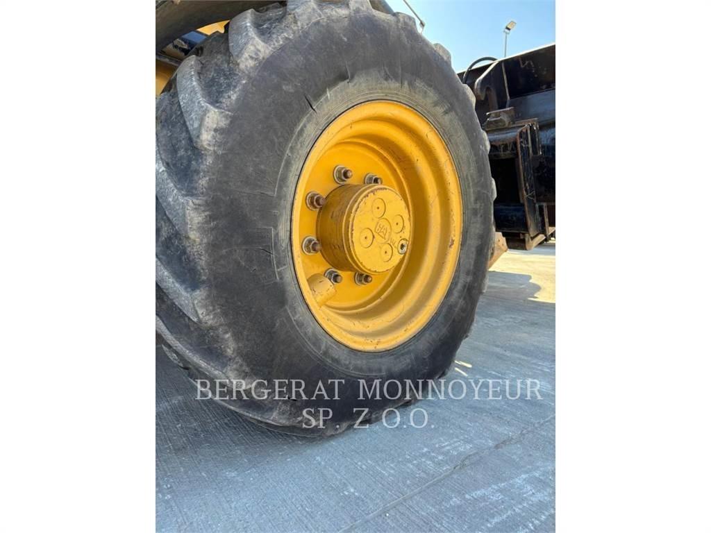 CAT 432F2 Экскаваторы-погрузчики
