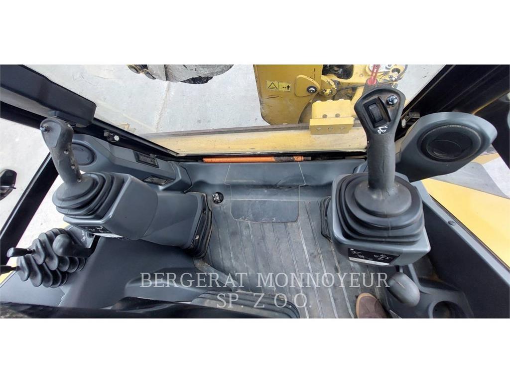 CAT 432F2 Экскаваторы-погрузчики