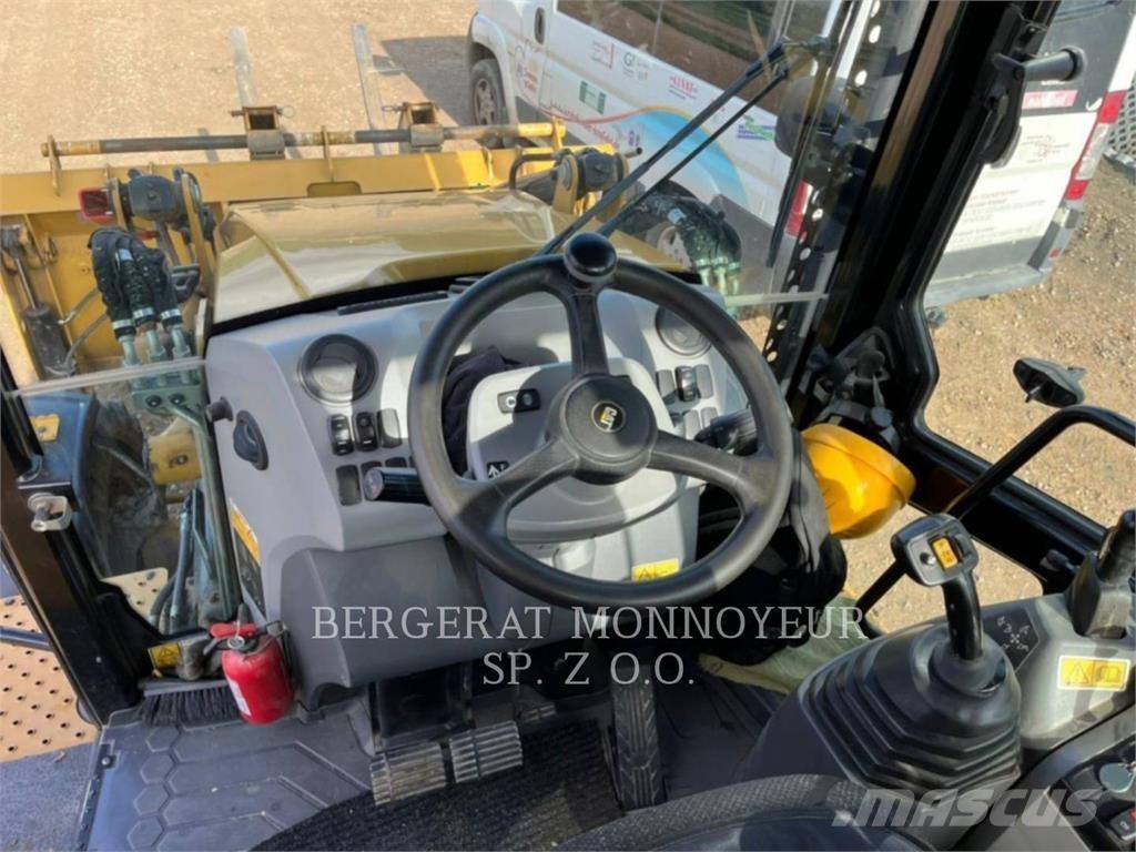 CAT 432F2 Экскаваторы-погрузчики