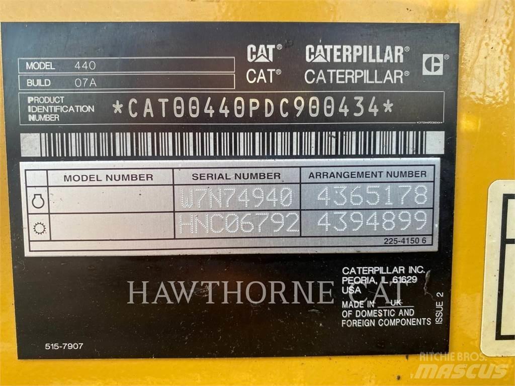CAT 440 Экскаваторы-погрузчики