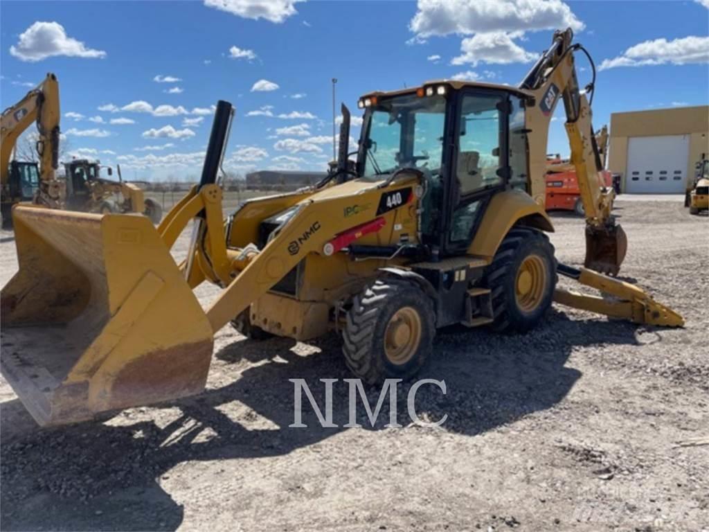 CAT 440 Экскаваторы-погрузчики