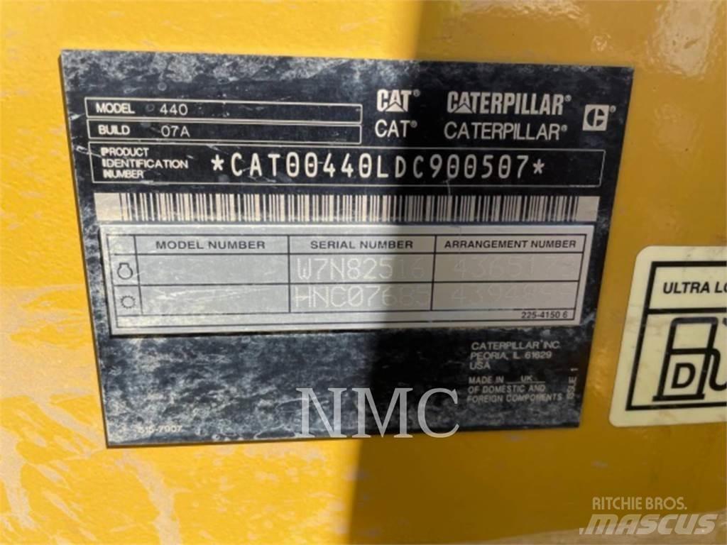 CAT 440 Экскаваторы-погрузчики