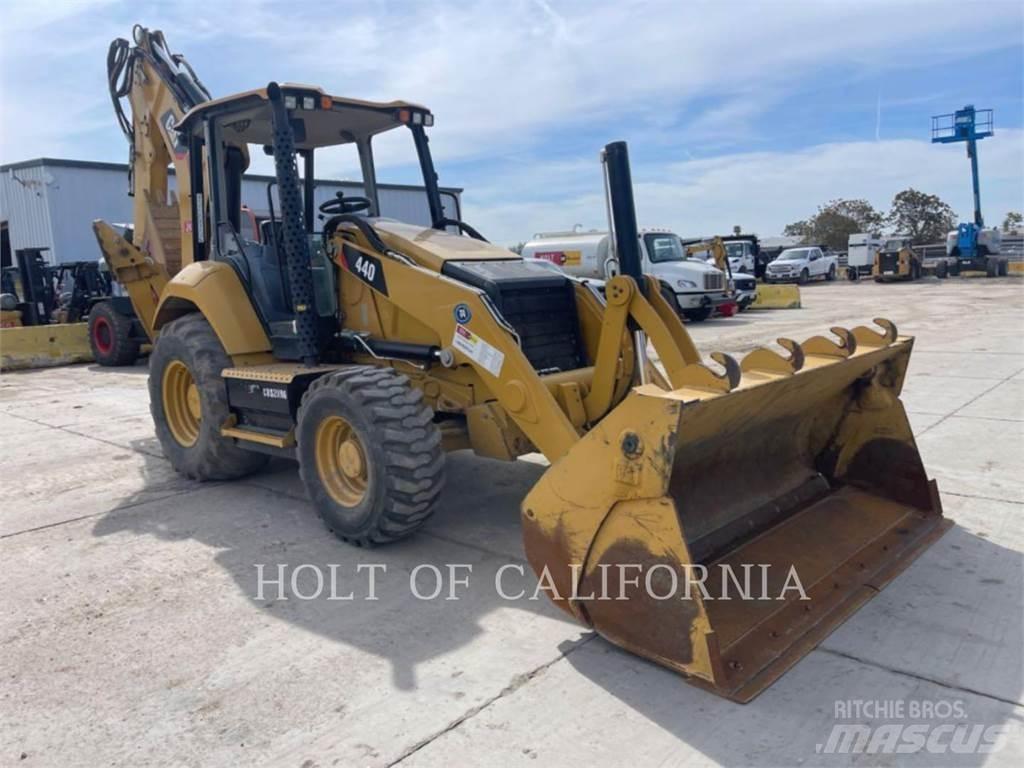 CAT 440 Экскаваторы-погрузчики