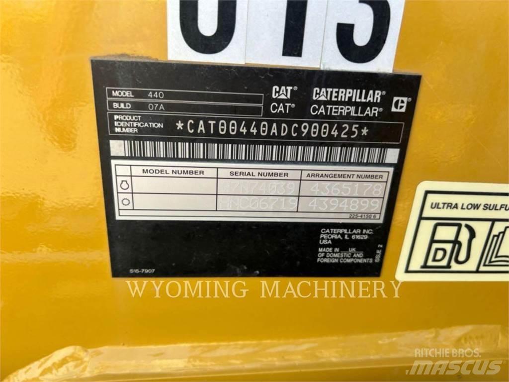 CAT 440 Экскаваторы-погрузчики