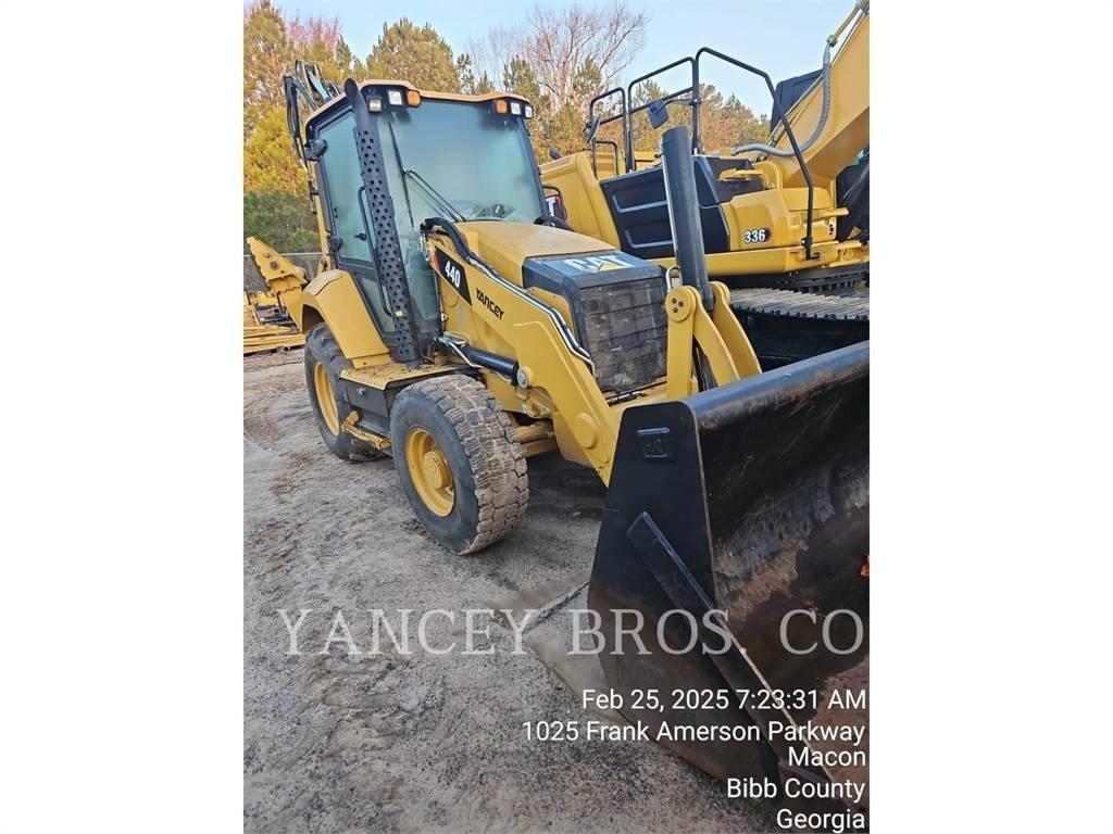 CAT 440 Экскаваторы-погрузчики
