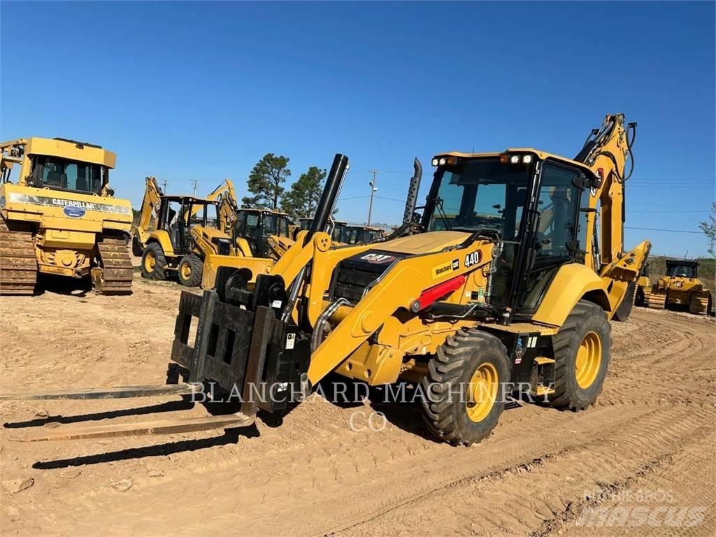 CAT 440 Экскаваторы-погрузчики