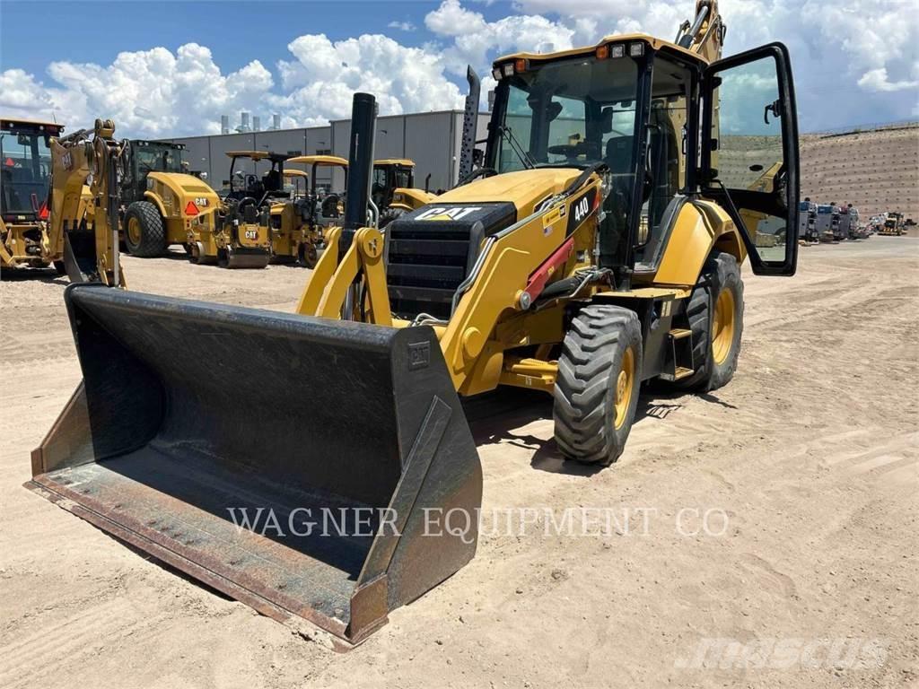 CAT 440 Экскаваторы-погрузчики