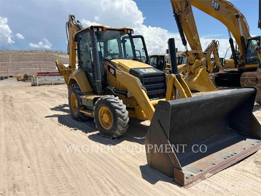 CAT 440 Экскаваторы-погрузчики