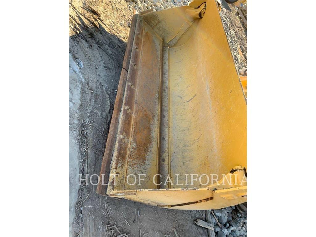 CAT 440 Экскаваторы-погрузчики