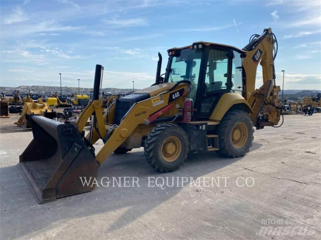 CAT 440 Экскаваторы-погрузчики