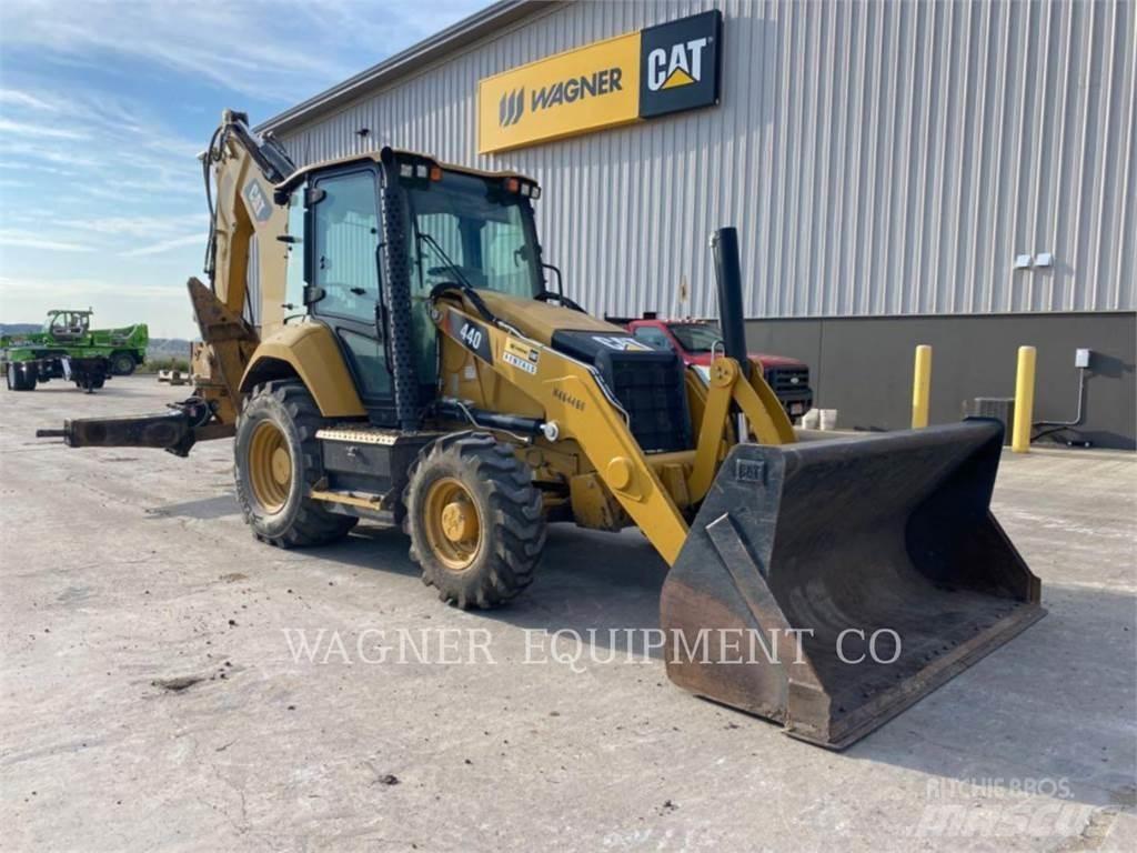 CAT 440 Экскаваторы-погрузчики